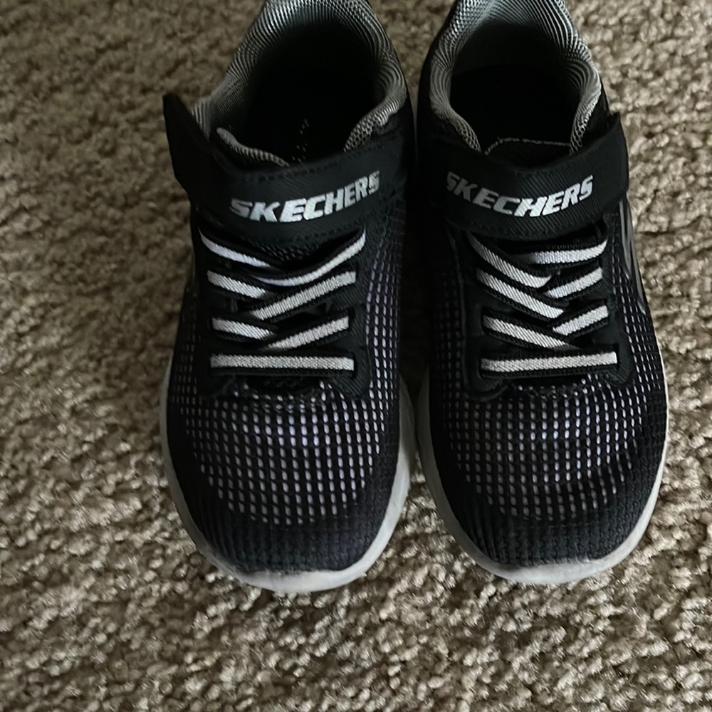 Sketchers shoes